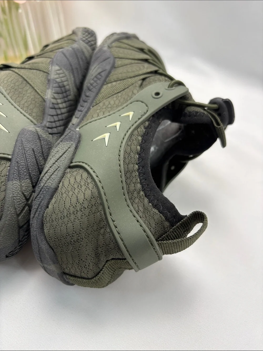 Hike Outdoors Olive Green Men’s / Women Sz40 Athletic‎ Sneakers #350